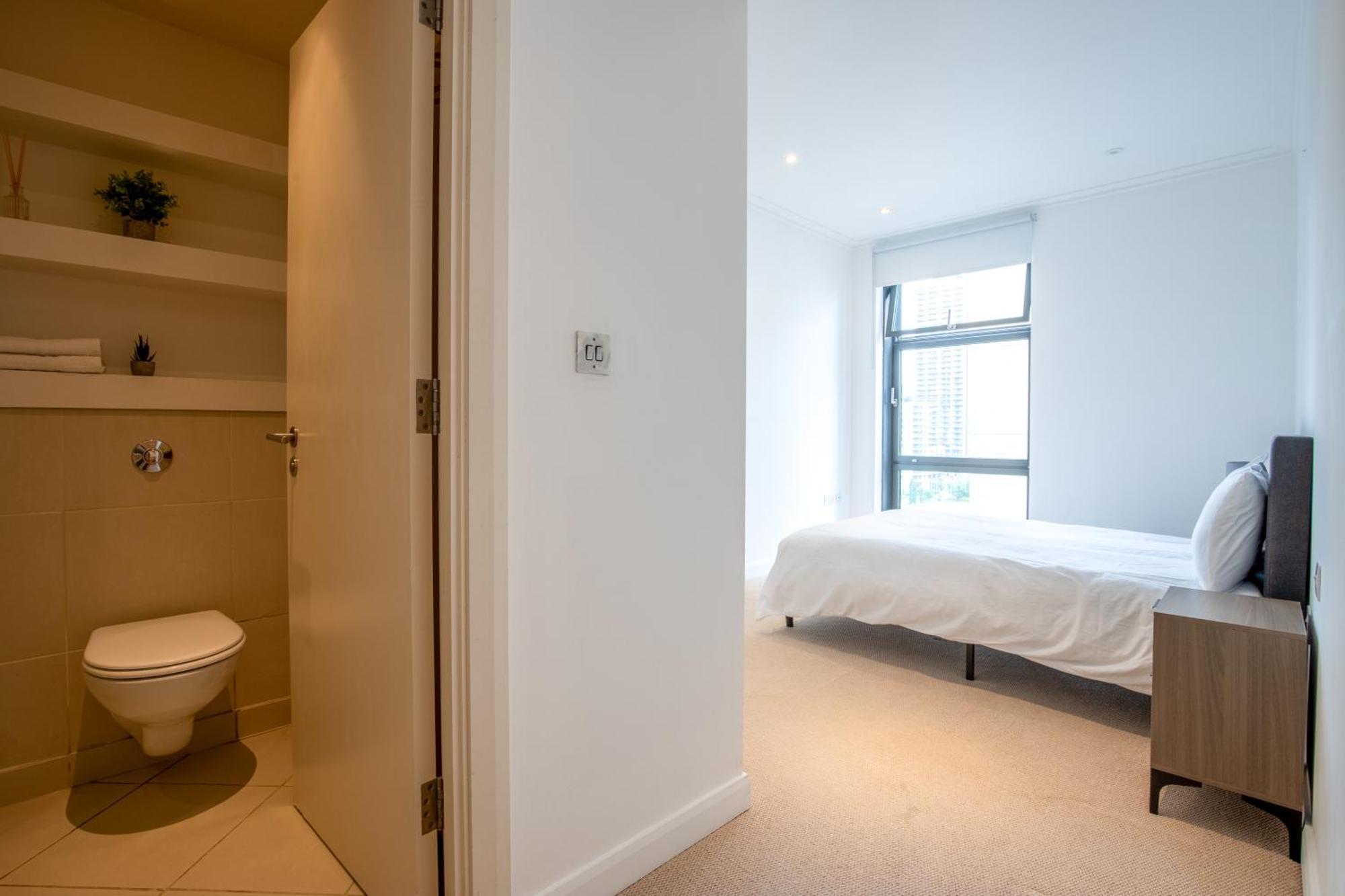 Londwell, Canary Wharf Boutique Balcony * Londra
