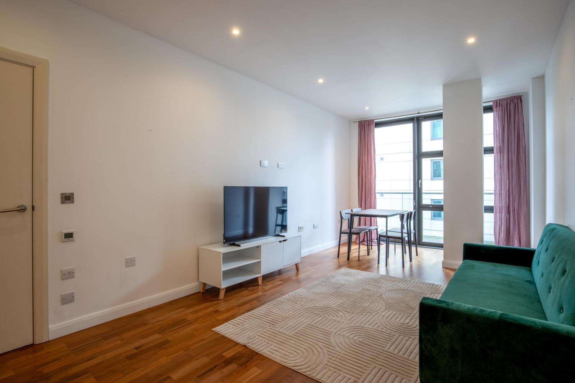 Londwell, Canary Wharf Boutique Balcony Apartament
