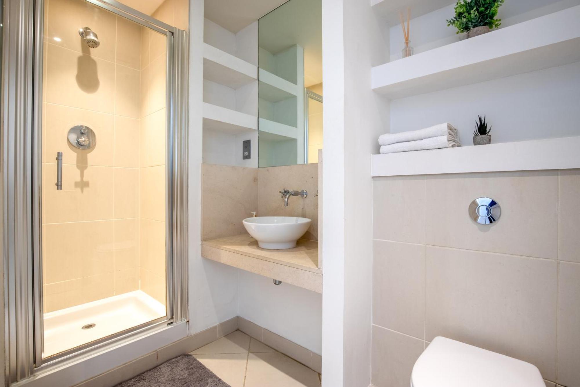 Apartament Londwell, Canary Wharf Boutique Balcony Londra
